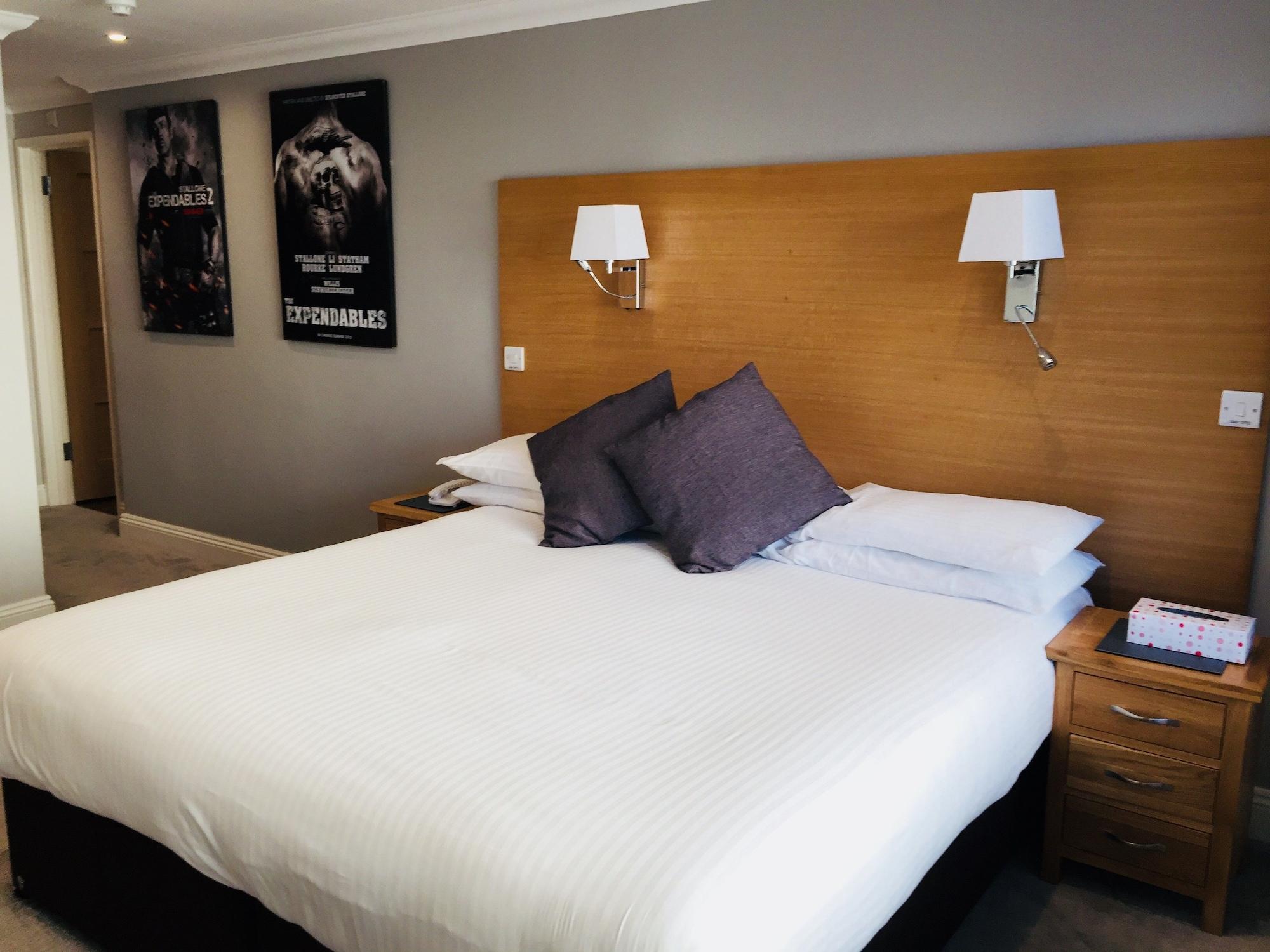 Отель Celebrity East Cliff By Villare